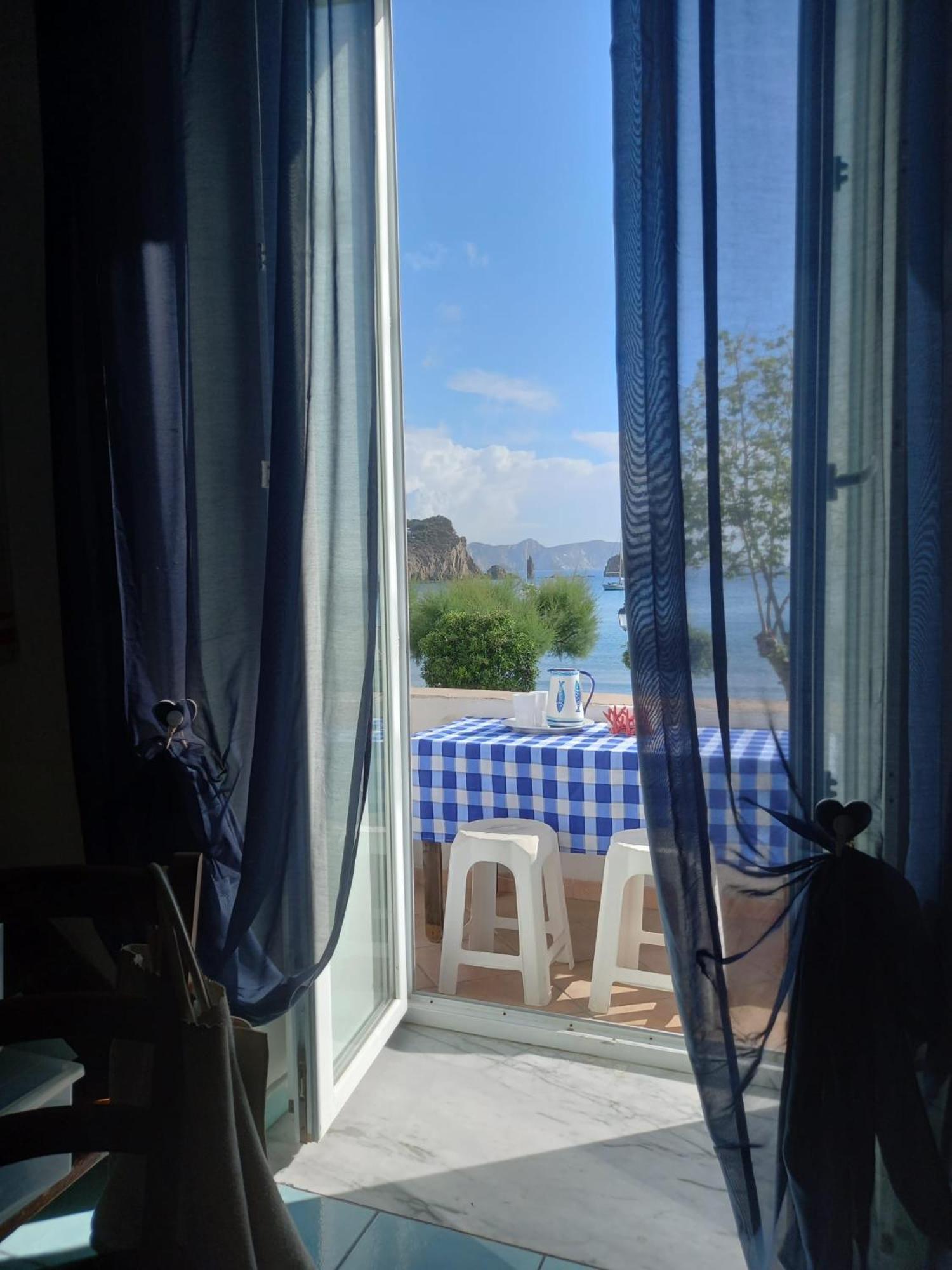 La Casa Sugli Archi Hotell Ponza Exteriör bild