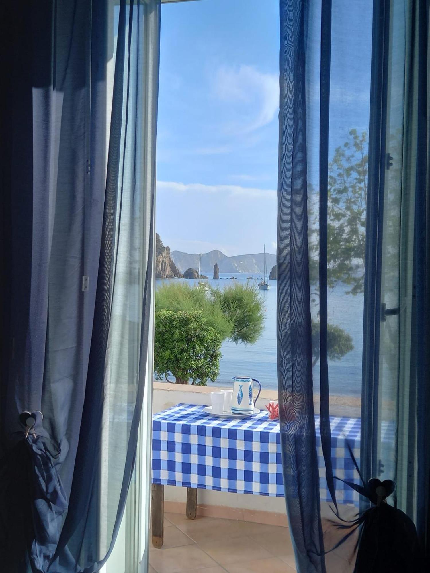 La Casa Sugli Archi Hotell Ponza Exteriör bild
