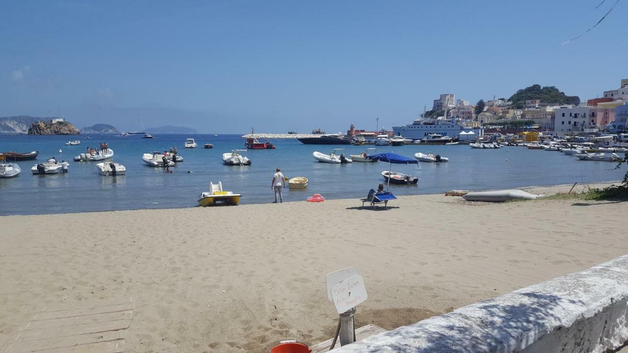 La Casa Sugli Archi Hotell Ponza Exteriör bild